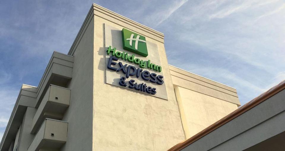 Holiday Inn Express Milford By Ihg Exterior photo