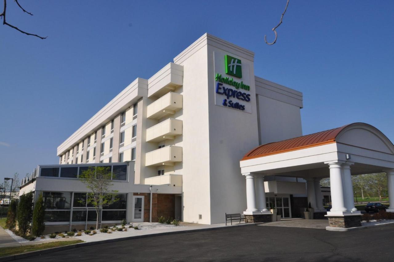 Holiday Inn Express Milford By Ihg Exterior photo