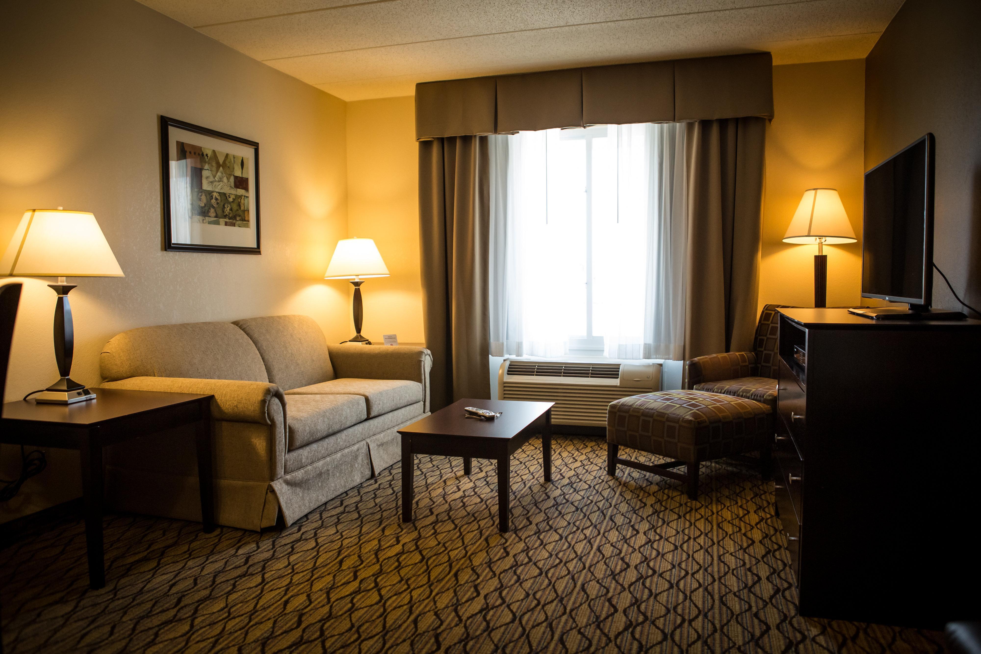 Holiday Inn Express Milford By Ihg Exterior photo