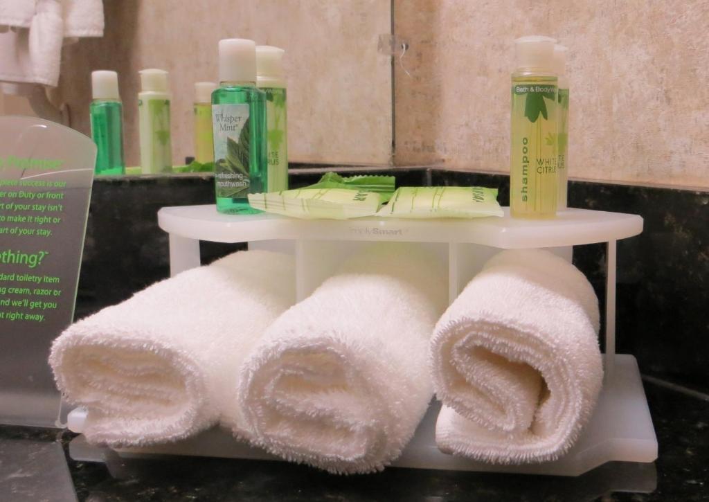 Holiday Inn Express Milford By Ihg Room photo